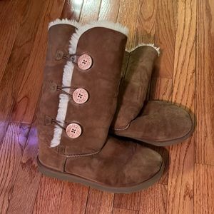 Used UGG Boots Bailey Button Triple -Size 8 Womens